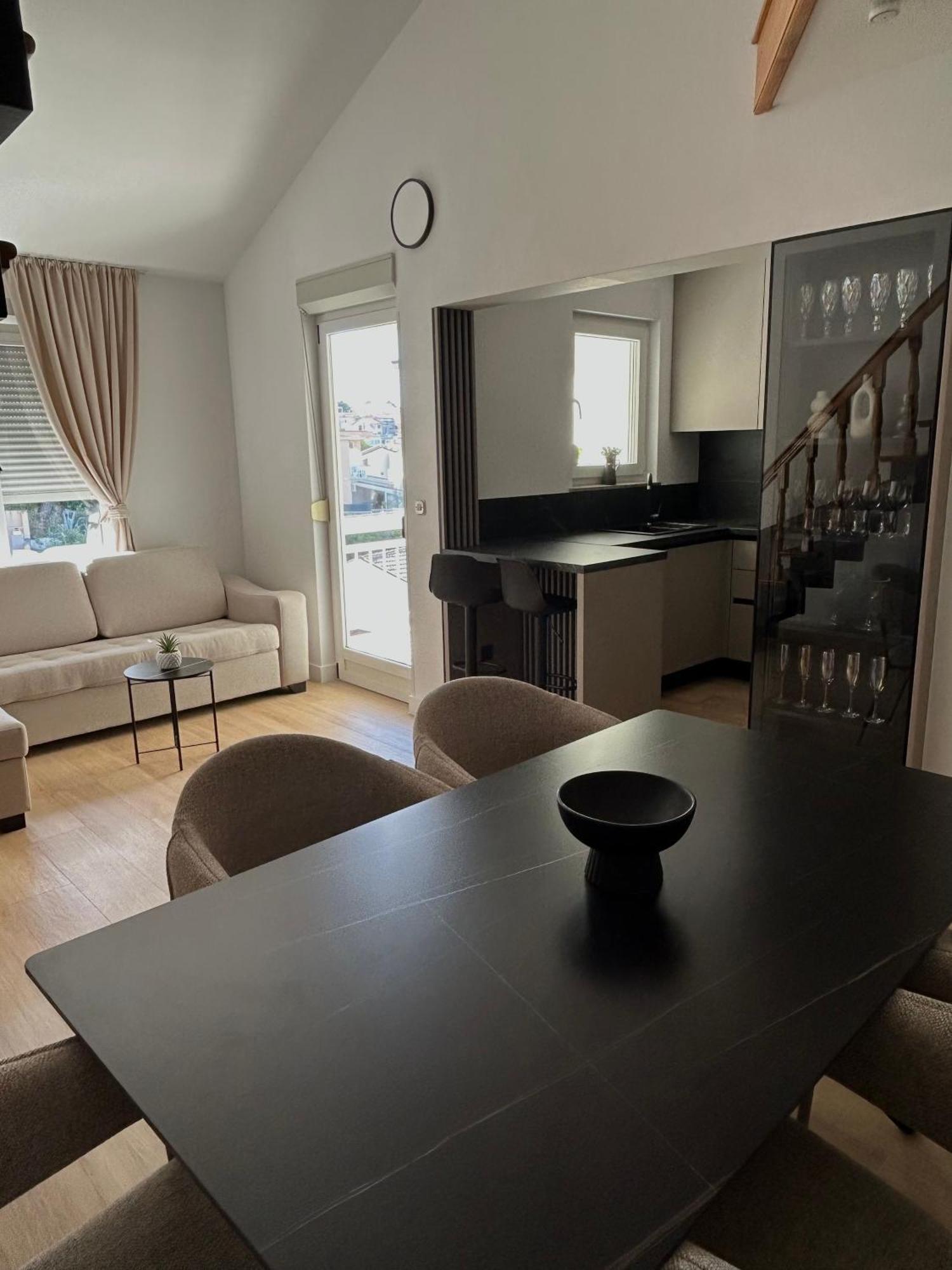 Ana Apartment *